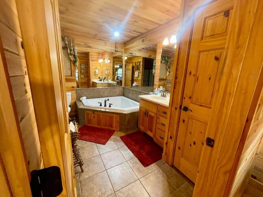 2 Bed Close To Hot Tub #15 * Helen