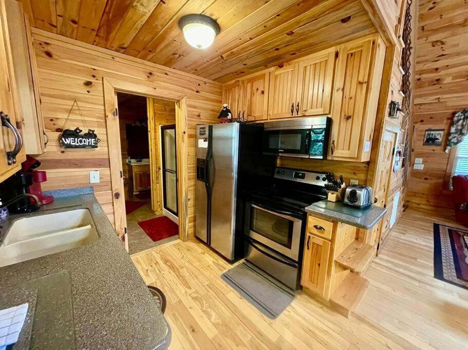 2 Bed Close To Hot Tub #15 *